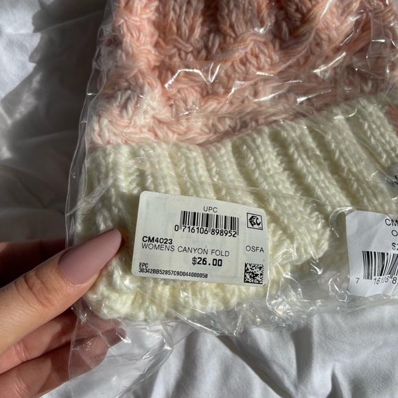 NWT pink and white adidas beanie - Picture 2 of 4